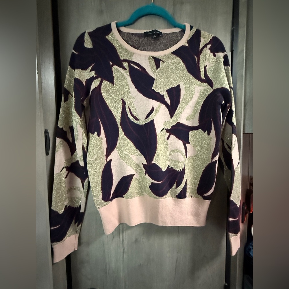 AnnnTaylor size medium pink/gold/blue knit sweater in good used condition
